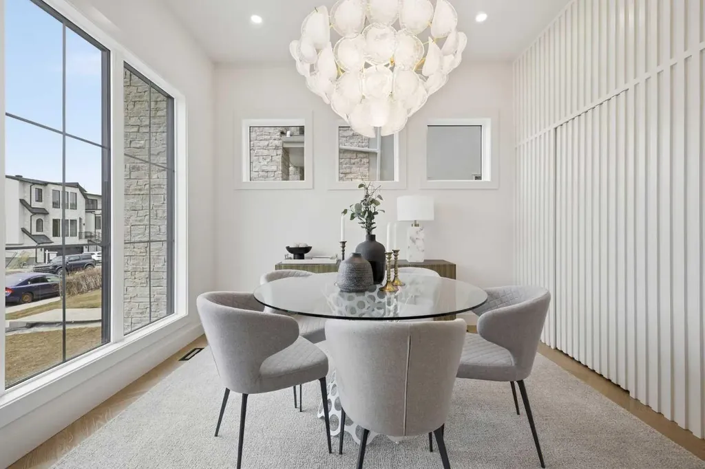 2131 29 Avenue SW Calgary AB T2T 1N6