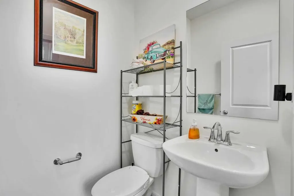 195 Savoy Landing SE Calgary AB T3M 2M6