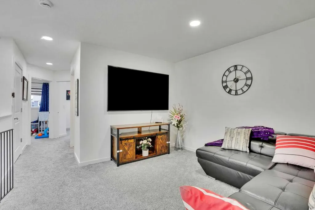 195 Savoy Landing SE Calgary AB T3M 2M6