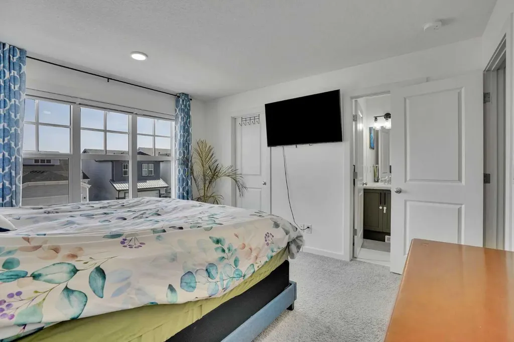 195 Savoy Landing SE Calgary AB T3M 2M6