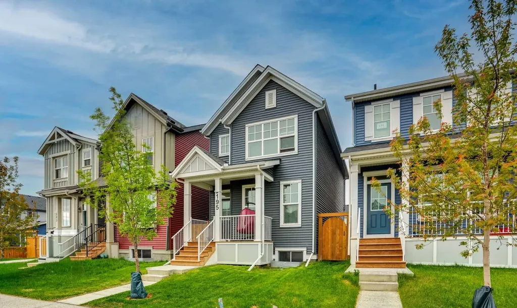 195 Savoy Landing SE Calgary AB T3M 2M6