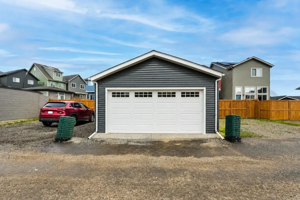 195 Savoy Landing SE Calgary AB T3M 2M6