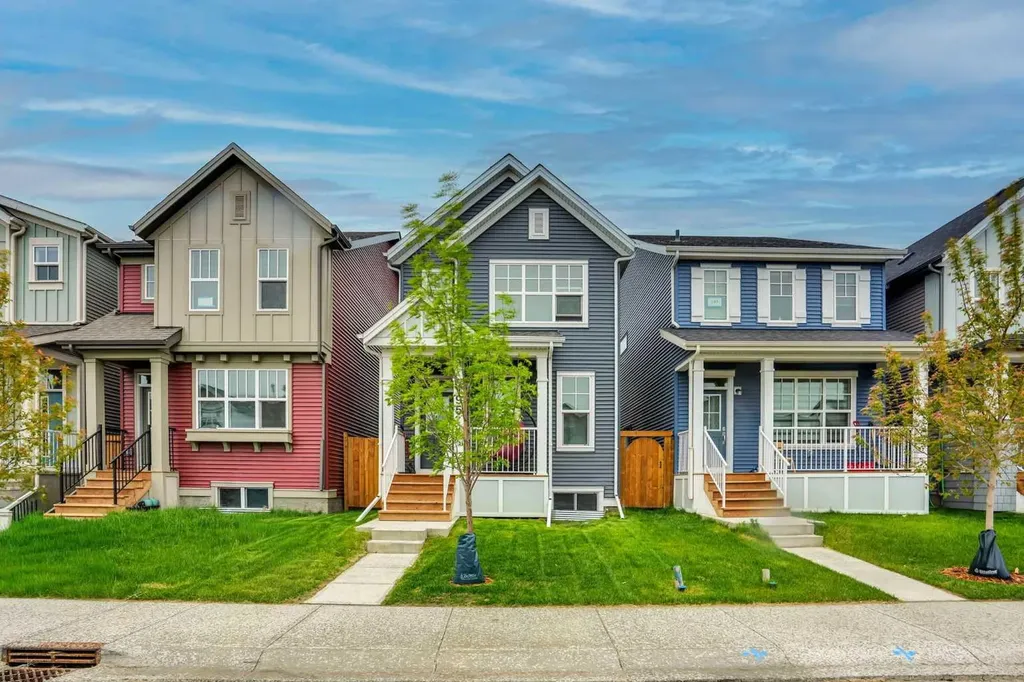 195 Savoy Landing SE Calgary AB T3M 2M6