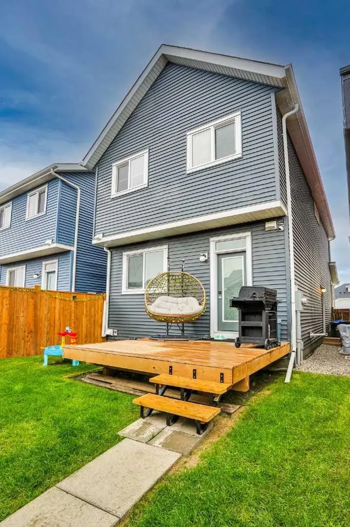 195 Savoy Landing SE Calgary AB T3M 2M6