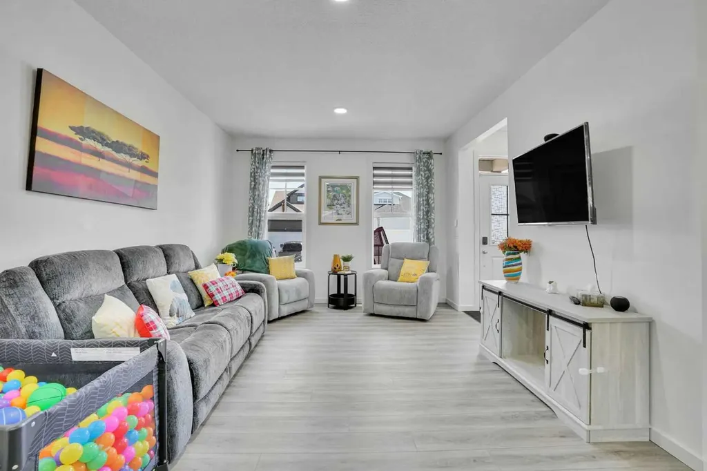 195 Savoy Landing SE Calgary AB T3M 2M6