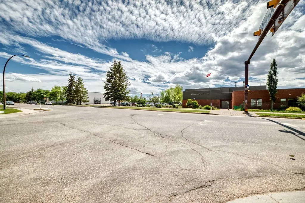 6639 19 Street SE Calgary AB T2C 0P1