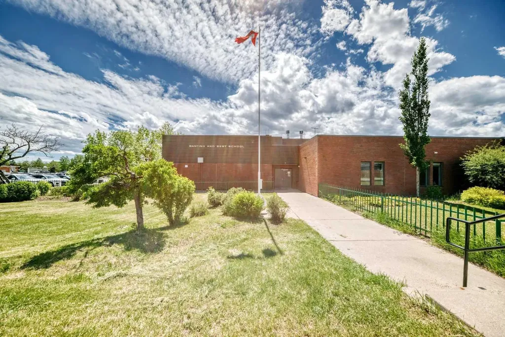 6639 19 Street SE Calgary AB T2C 0P1