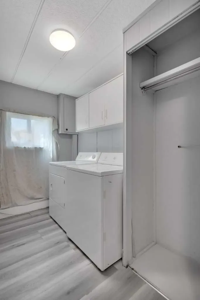 4715 46 Street Innisfail AB T4G 1N9
