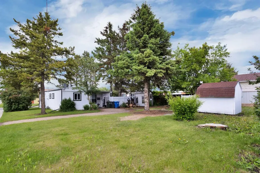 4715 46 Street Innisfail AB T4G 1N9