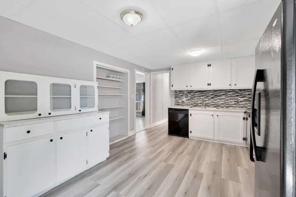 4715 46 Street Innisfail AB T4G 1N9