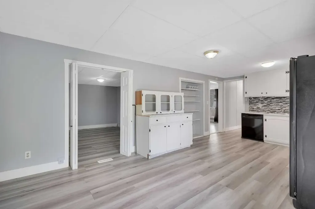 4715 46 Street Innisfail AB T4G 1N9