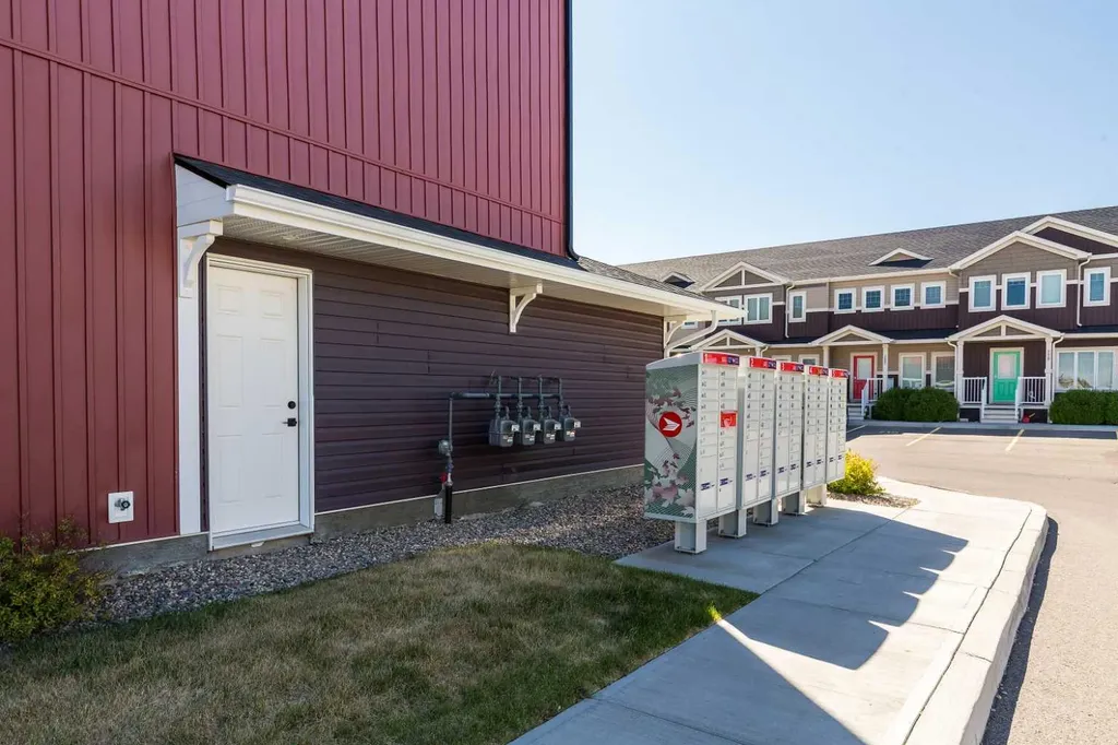 210 Firelight Way W Lethbridge AB T1J 5T3