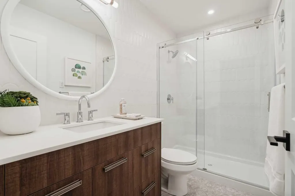 55 Lucas Way NW Calgary AB T3P 2C7