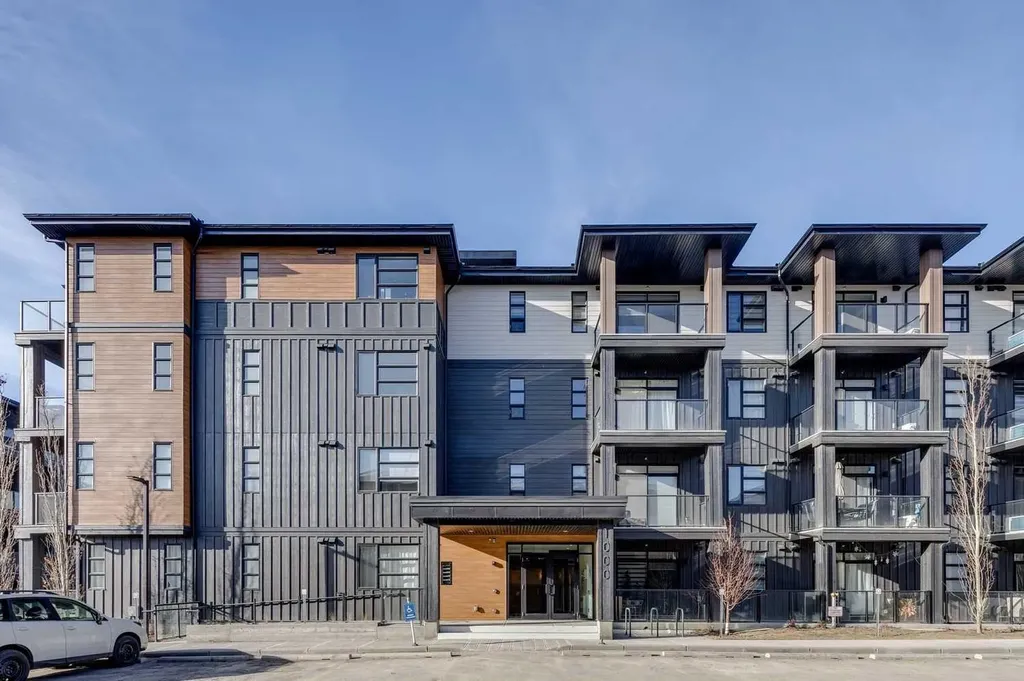 55 Lucas Way NW Calgary AB T3P 2C7