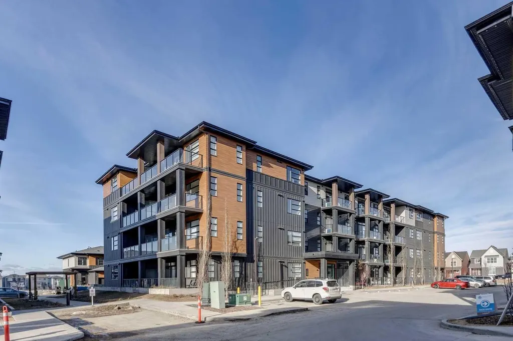 55 Lucas Way NW Calgary AB T3P 2C7