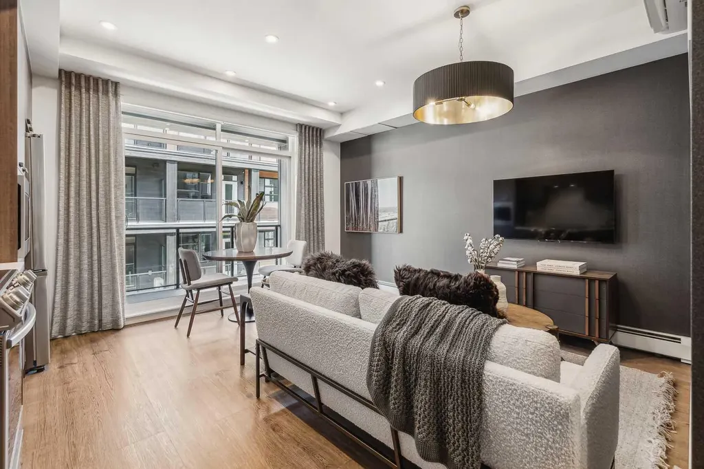 55 Lucas Way NW Calgary AB T3P 2C7