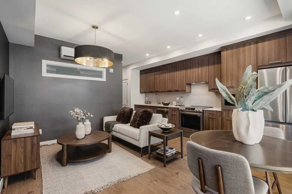 55 Lucas Way NW Calgary AB T3P 2C7