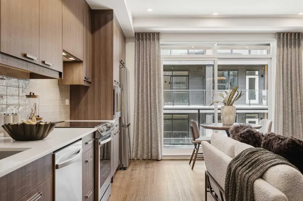 55 Lucas Way NW Calgary AB T3P 2C7