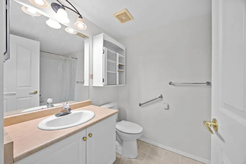 5000 Somervale Court SW Calgary AB T2Y 4M1