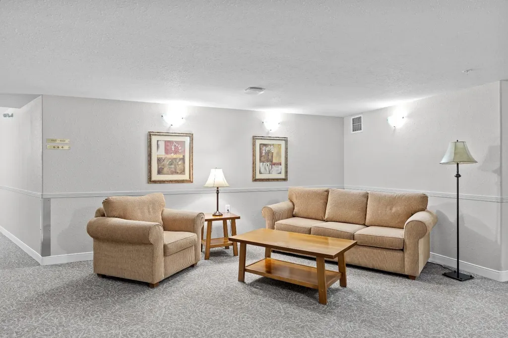 5000 Somervale Court SW Calgary AB T2Y 4M1