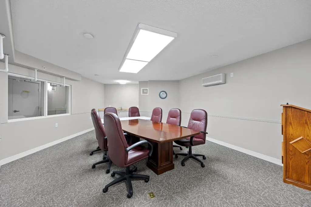 5000 Somervale Court SW Calgary AB T2Y 4M1