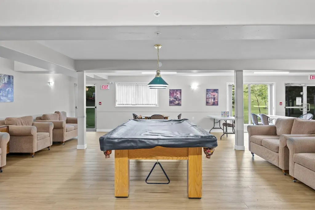 5000 Somervale Court SW Calgary AB T2Y 4M1