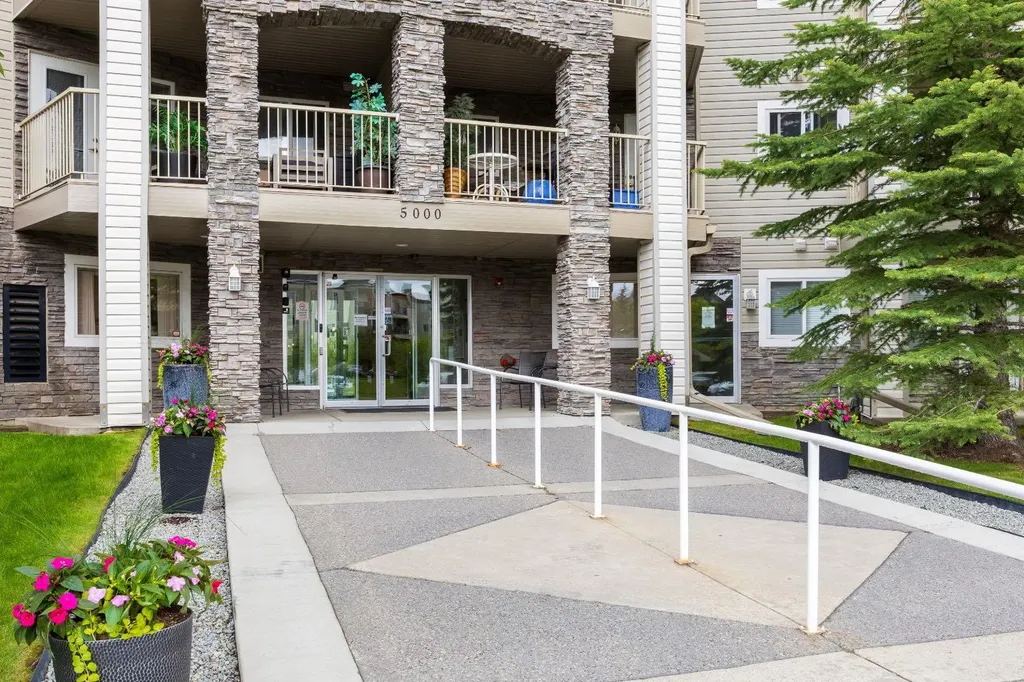 5000 Somervale Court SW Calgary AB T2Y 4M1