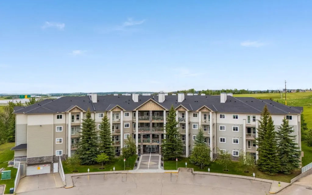 5000 Somervale Court SW Calgary AB T2Y 4M1