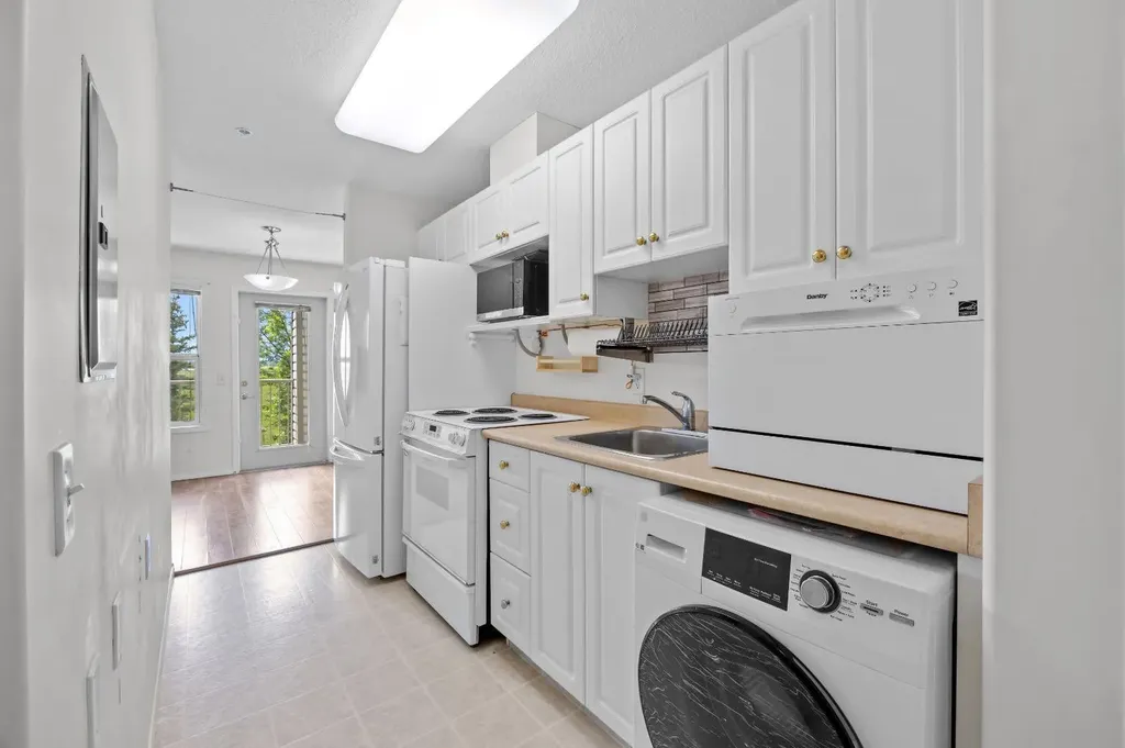 5000 Somervale Court SW Calgary AB T2Y 4M1