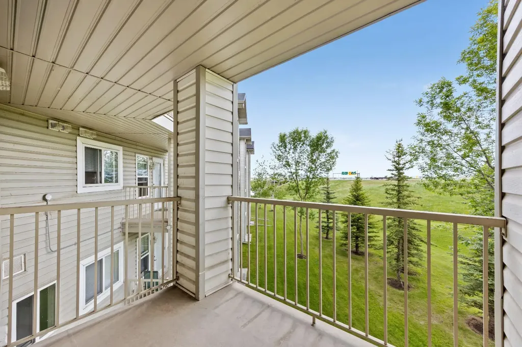 5000 Somervale Court SW Calgary AB T2Y 4M1