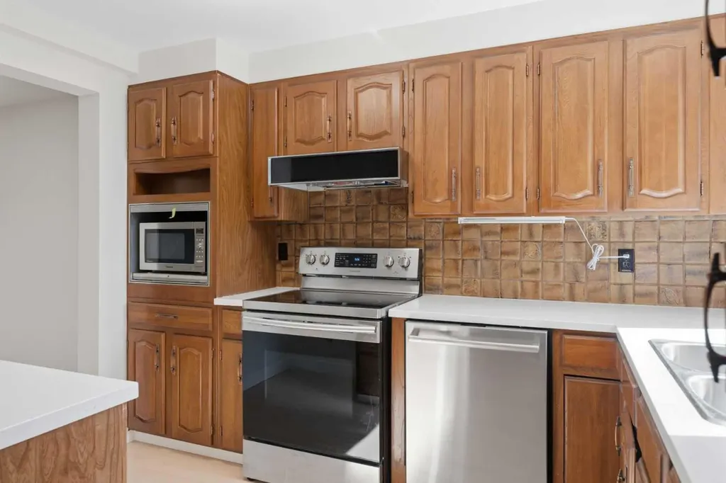 860 Midridge Drive SE Calgary AB T2X 1K1