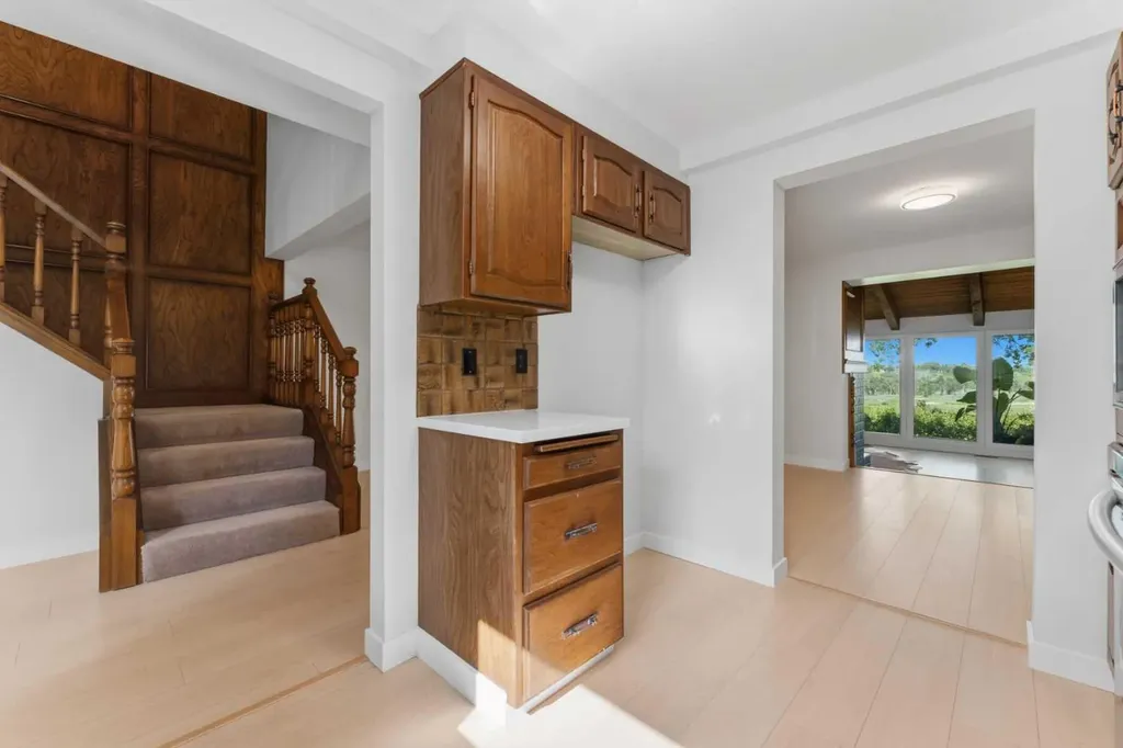 860 Midridge Drive SE Calgary AB T2X 1K1