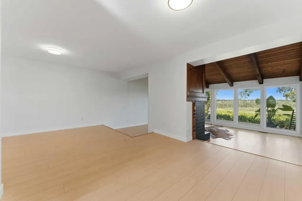 860 Midridge Drive SE Calgary AB T2X 1K1
