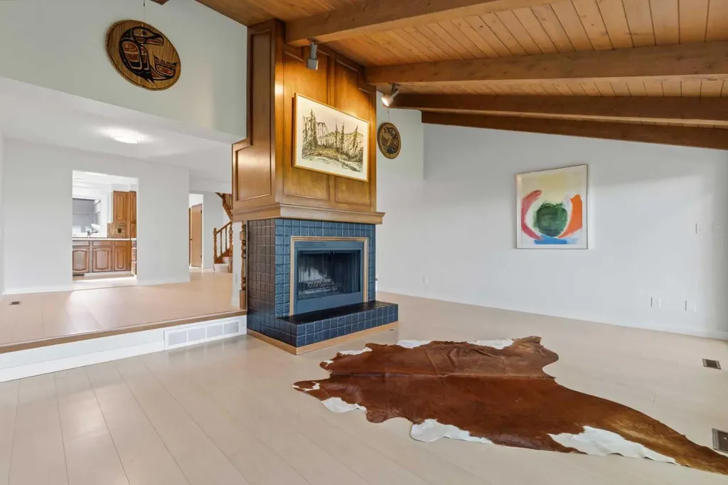 860 Midridge Drive SE Calgary AB T2X 1K1
