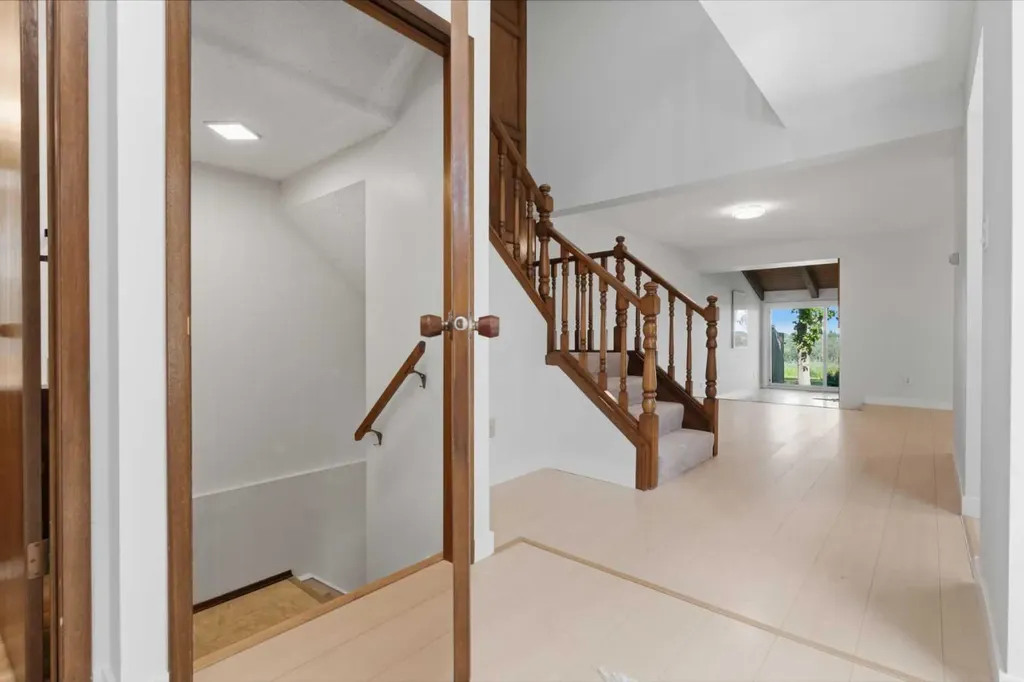 860 Midridge Drive SE Calgary AB T2X 1K1