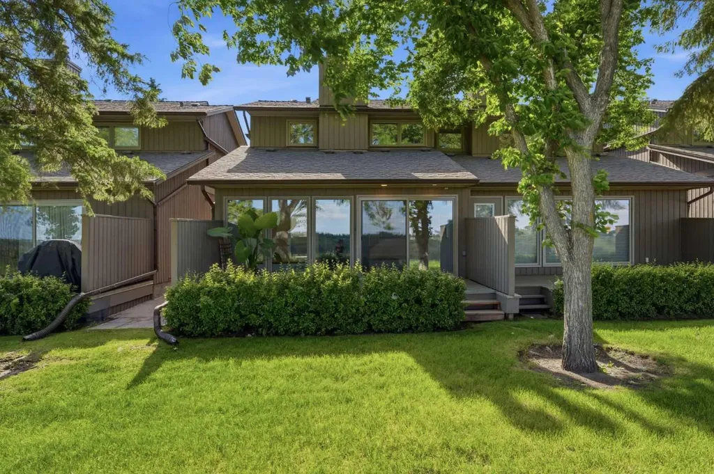 860 Midridge Drive SE Calgary AB T2X 1K1