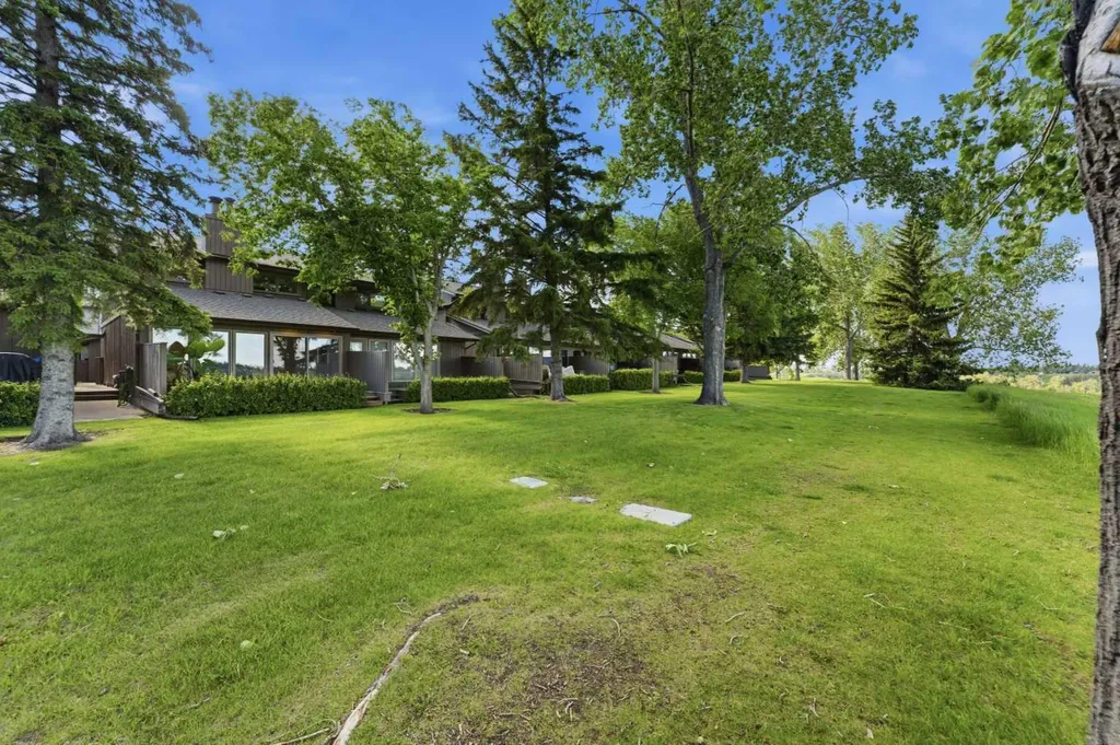 860 Midridge Drive SE Calgary AB T2X 1K1