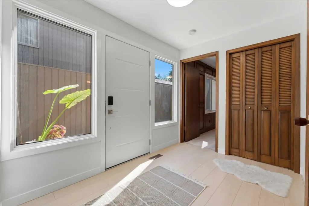 860 Midridge Drive SE Calgary AB T2X 1K1