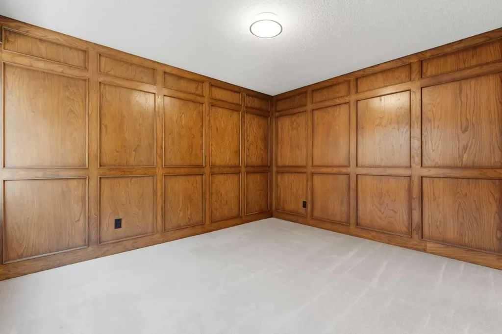 860 Midridge Drive SE Calgary AB T2X 1K1