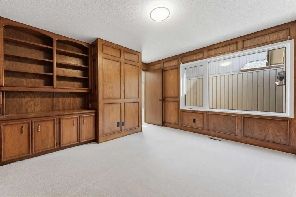 860 Midridge Drive SE Calgary AB T2X 1K1