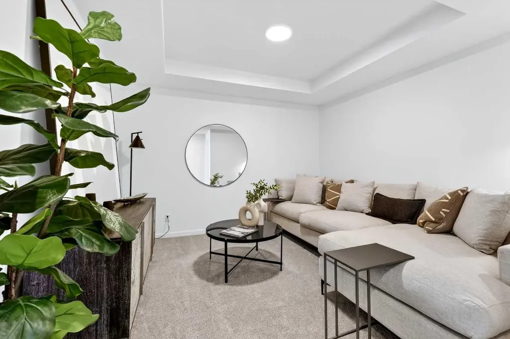 211 Corner Glen Crescent NE Calgary AB T3N 2L8