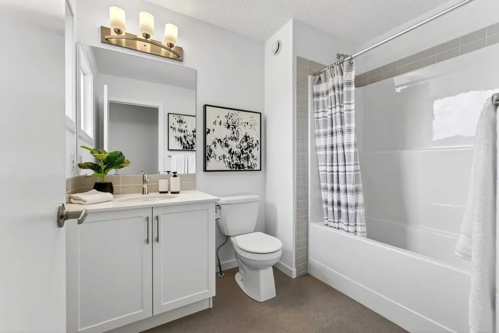 211 Corner Glen Crescent NE Calgary AB T3N 2L8