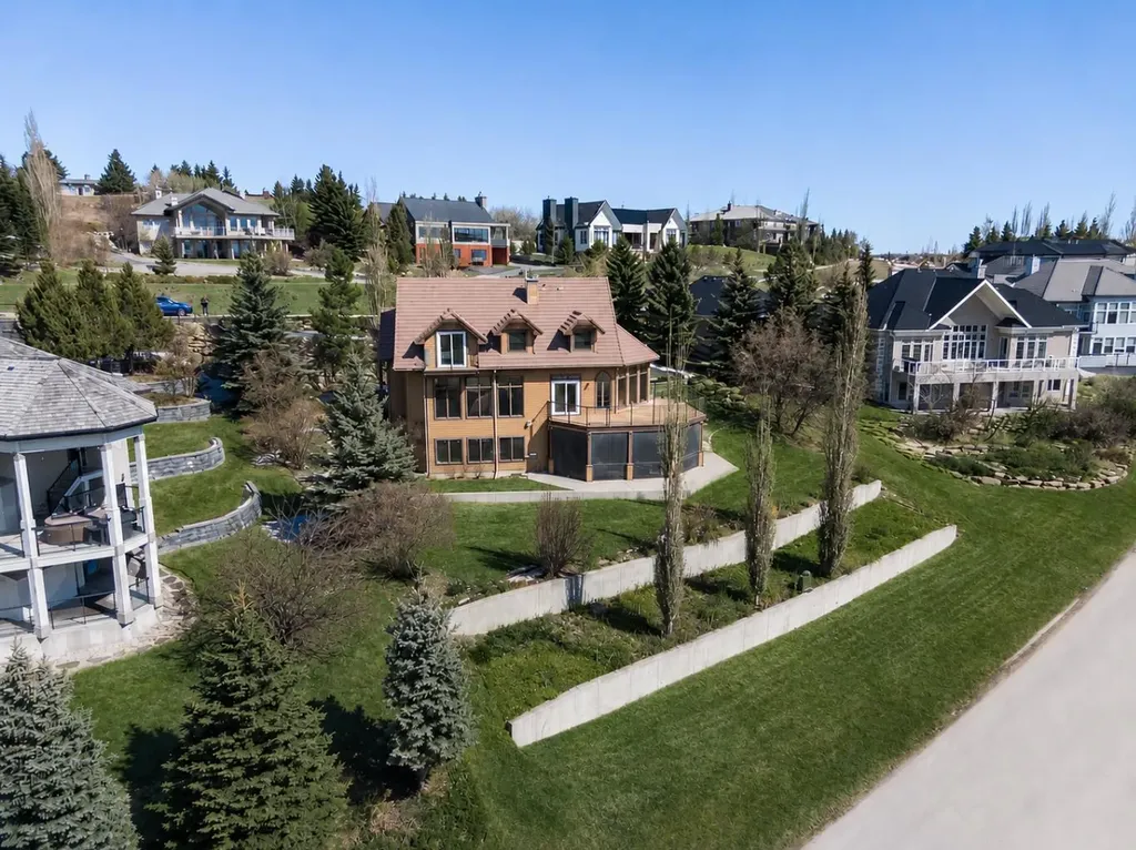 39 Slopes Grove SW Calgary AB T3H 3Y6