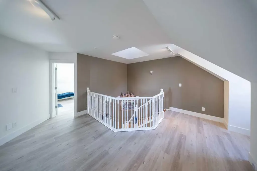 39 Slopes Grove SW Calgary AB T3H 3Y6