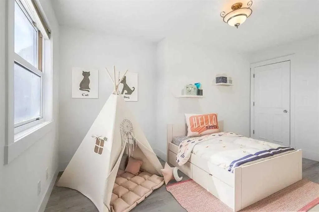 39 Slopes Grove SW Calgary AB T3H 3Y6