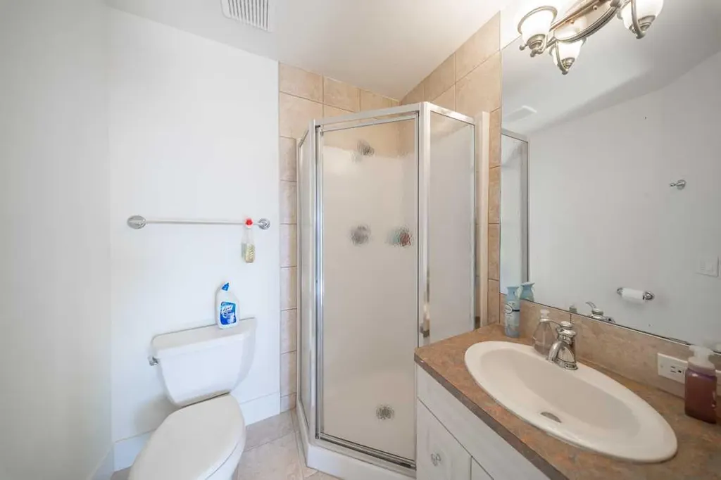 39 Slopes Grove SW Calgary AB T3H 3Y6