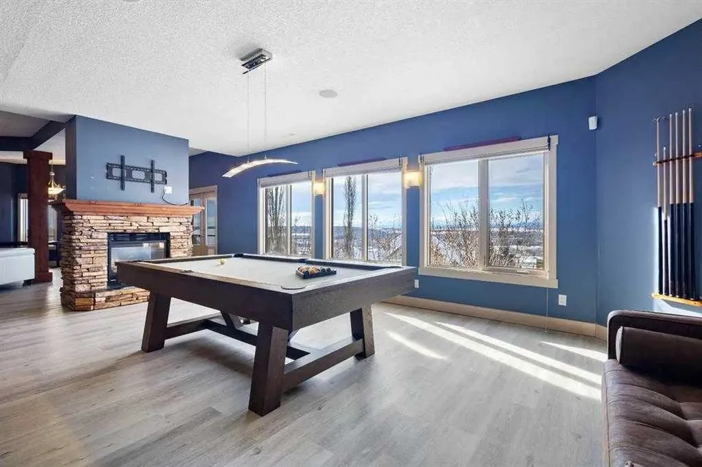 39 Slopes Grove SW Calgary AB T3H 3Y6