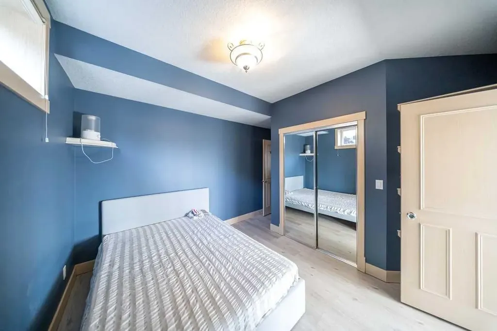 39 Slopes Grove SW Calgary AB T3H 3Y6