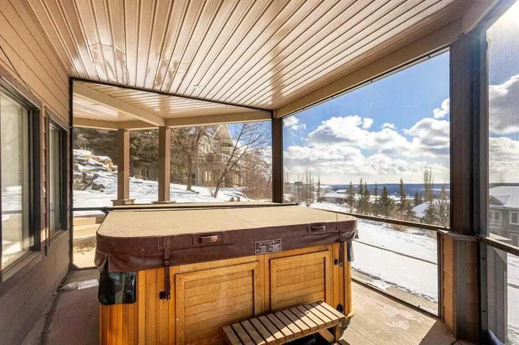 39 Slopes Grove SW Calgary AB T3H 3Y6