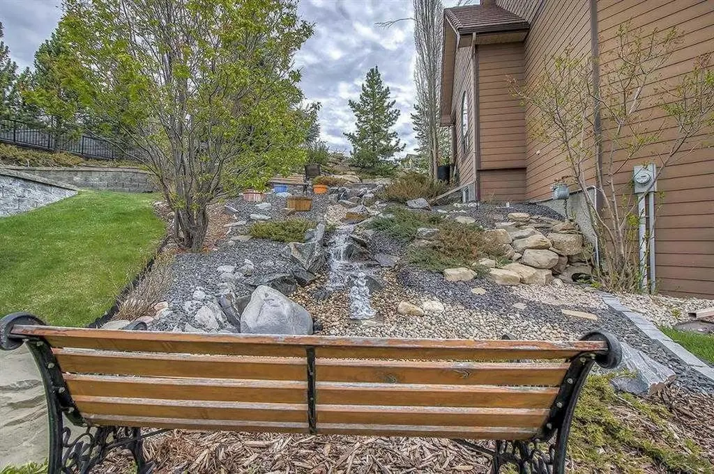 39 Slopes Grove SW Calgary AB T3H 3Y6